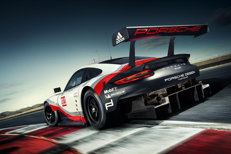  Porsche 911 RSR (991) 2017 года  (фото 11 из 39)